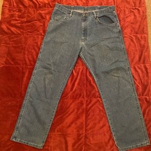 Wrangler relaxed fit jeans. Gently used. 38x30